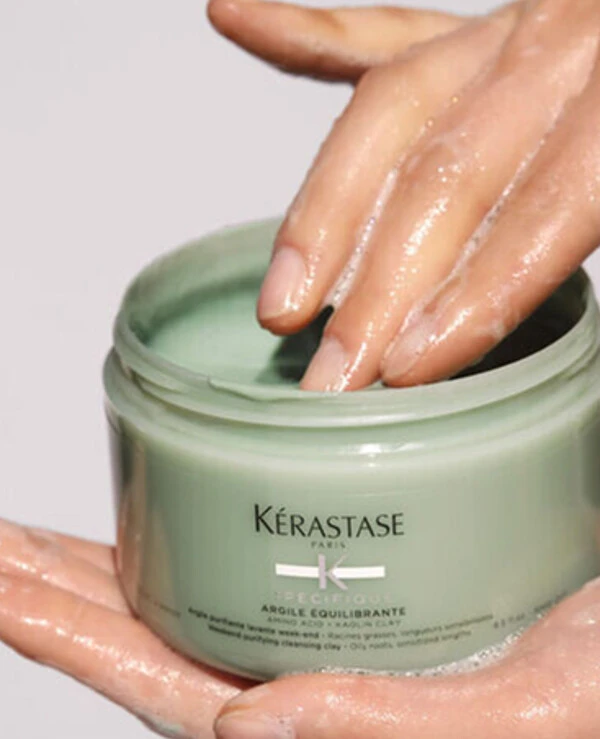 Kerastase Маска-глина глубокого очищения для волос комбинированного типа: жирные корни, чувствительные кончики | Specifique Argile Équilibrante Cleansing Clay фото, цена, купить