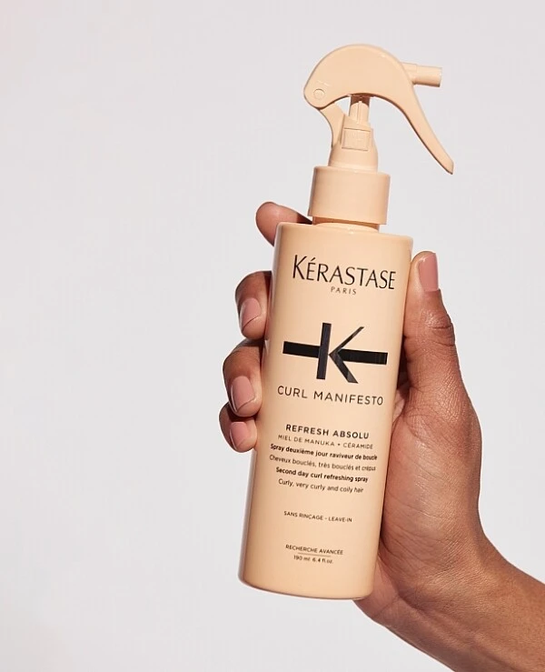 Kerastase Освежающий спрей-вуаль, который не требует смывания, для завитков кудрявых волос | Curl Manifesto Refresh Absolu фото, цена, купить