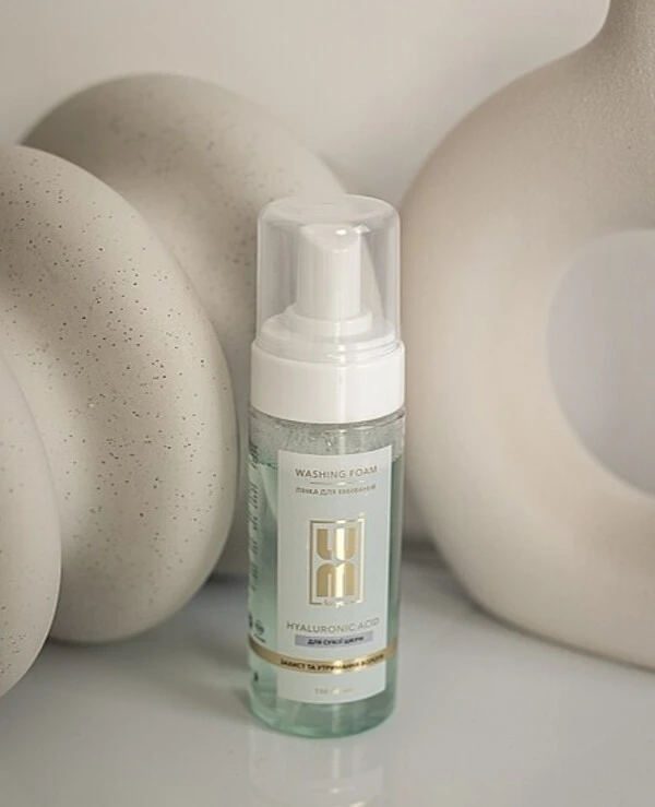 Lum - Пенка для умывания с гиалуроновой кислотой для сухой кожи Washing Foam For Dry Skin 150 мл back