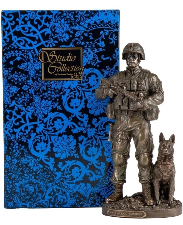 Veronese Figurine of a Military man with a dog (29 cm) | Figurine of a Military man with a dog (29 cm)_7
