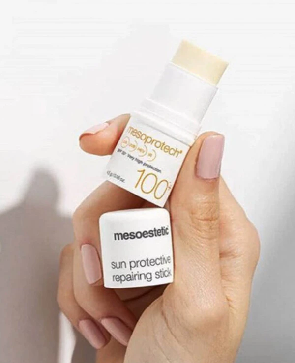 Mesoestetic Солнцезащитный стик для чувствительных зон | Mesoprotech Sun Protective Repairing Stick SPF100+ фото, цена, купить