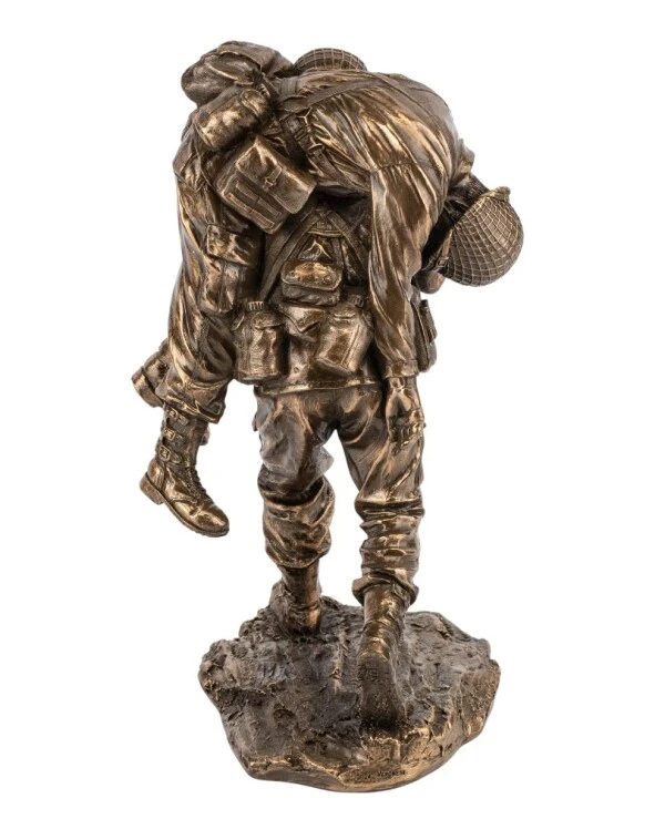 Veronese Статуэтка Военный. Никто не останется позади, 23,5 см (78340A1) | Veronese Статуэтка Военный 78340A1