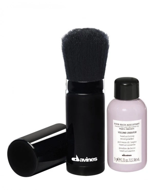 Davines - Набор: текстурирующая пудра, придающая волосам объем + кисть Your Hair Assistant Duo Pack (hair/powder/9g + brush/1st) 9 г